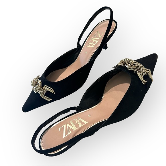 NWOT Zara Black Suede Pointy Toe Slingback Kitten Heels With Gold Chain - Picture 2 of 13
